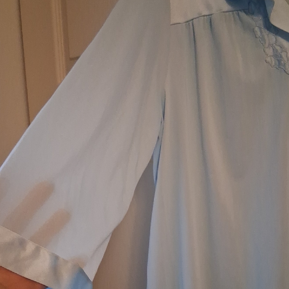 🧹Light Weight  Summer Robe - Picture 5 of 7